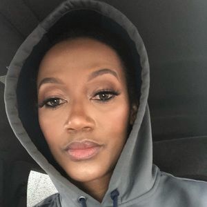 Meet your Posher, Veronica